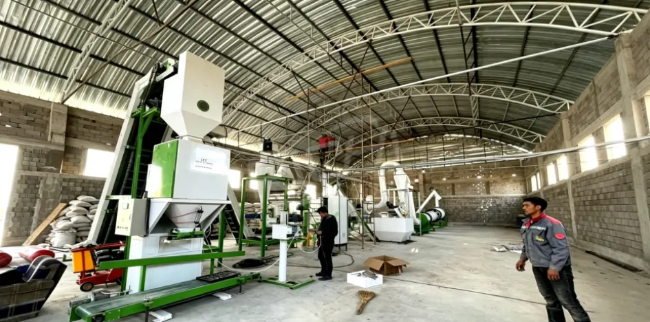 Complete cattle feed pellet production line with grass raw material for making livestock feed pellets